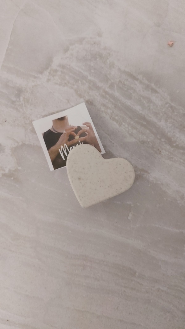 Porte-photo cœur en résine & café – Image 2